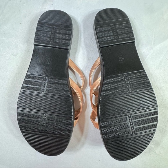 Women's Rose Gold Flat Heel Sandals - Picture 6 of 6